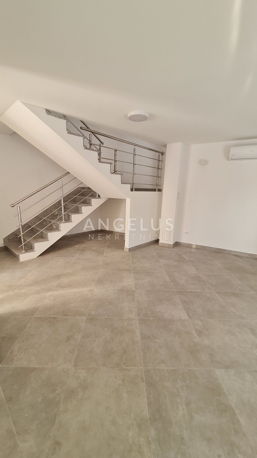 Haus Zu verkaufen -  Jadranovo