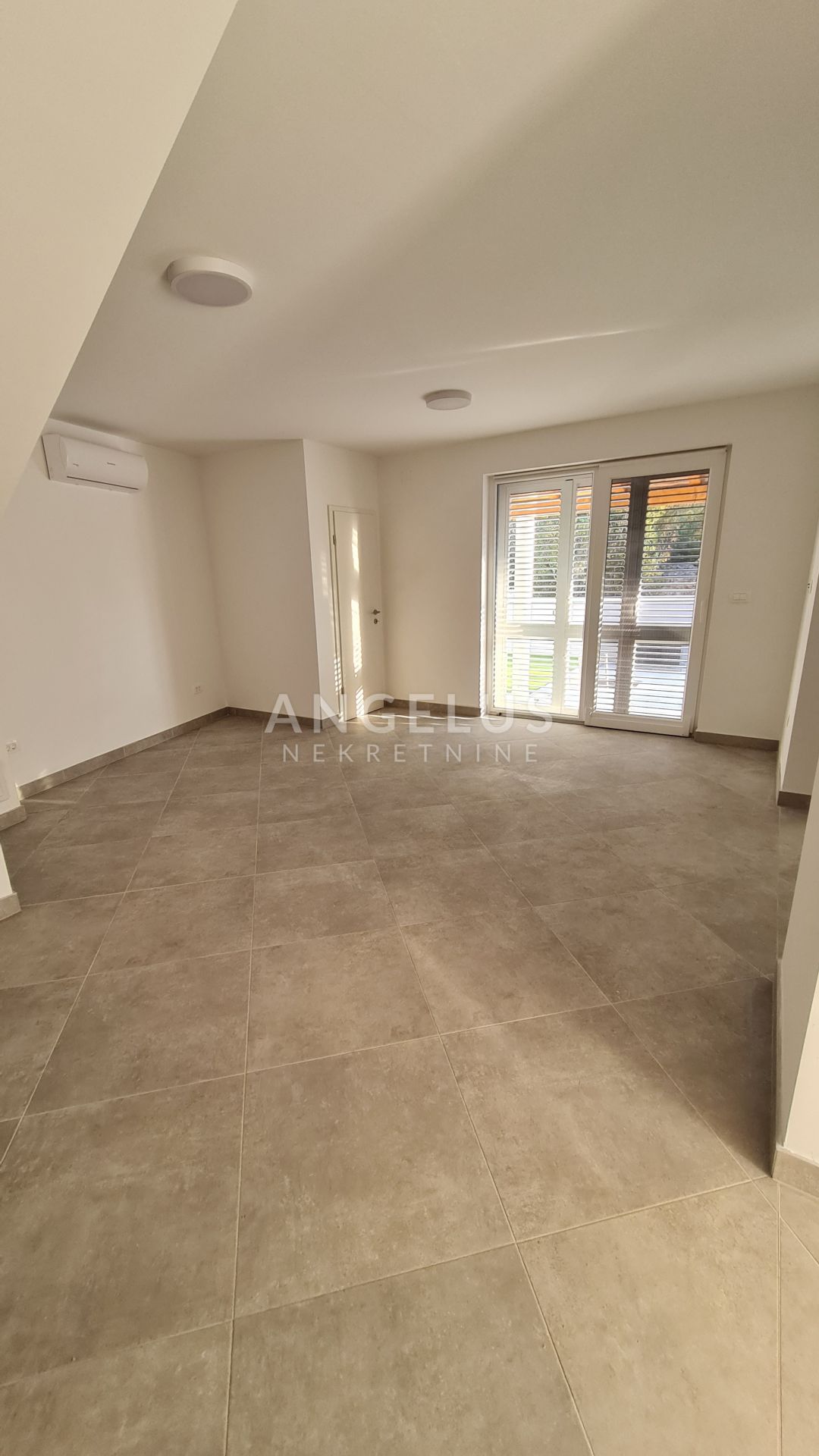 Haus Zu verkaufen -  Jadranovo
