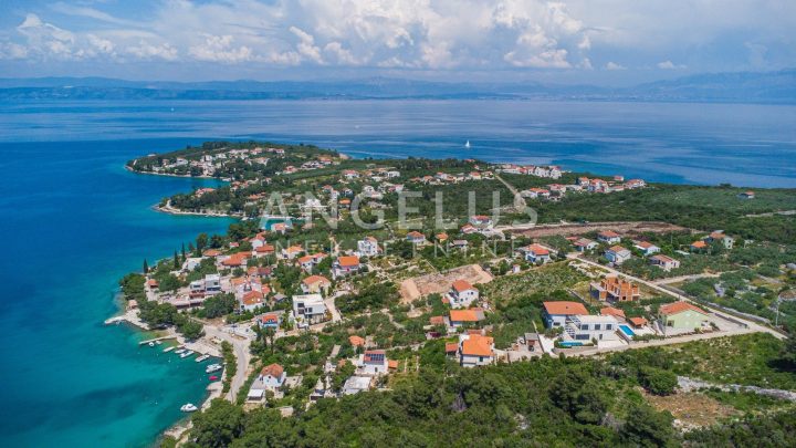 Pozemok na predaj 1100 m² – Šolta