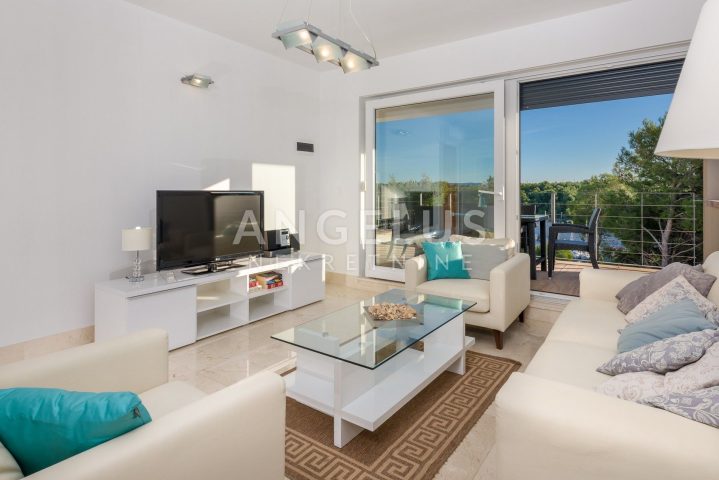 Apartmán na predaj 155 m² – Milna