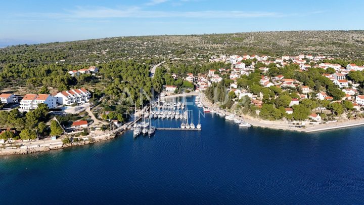 Land for sale 470 m² – Milna
