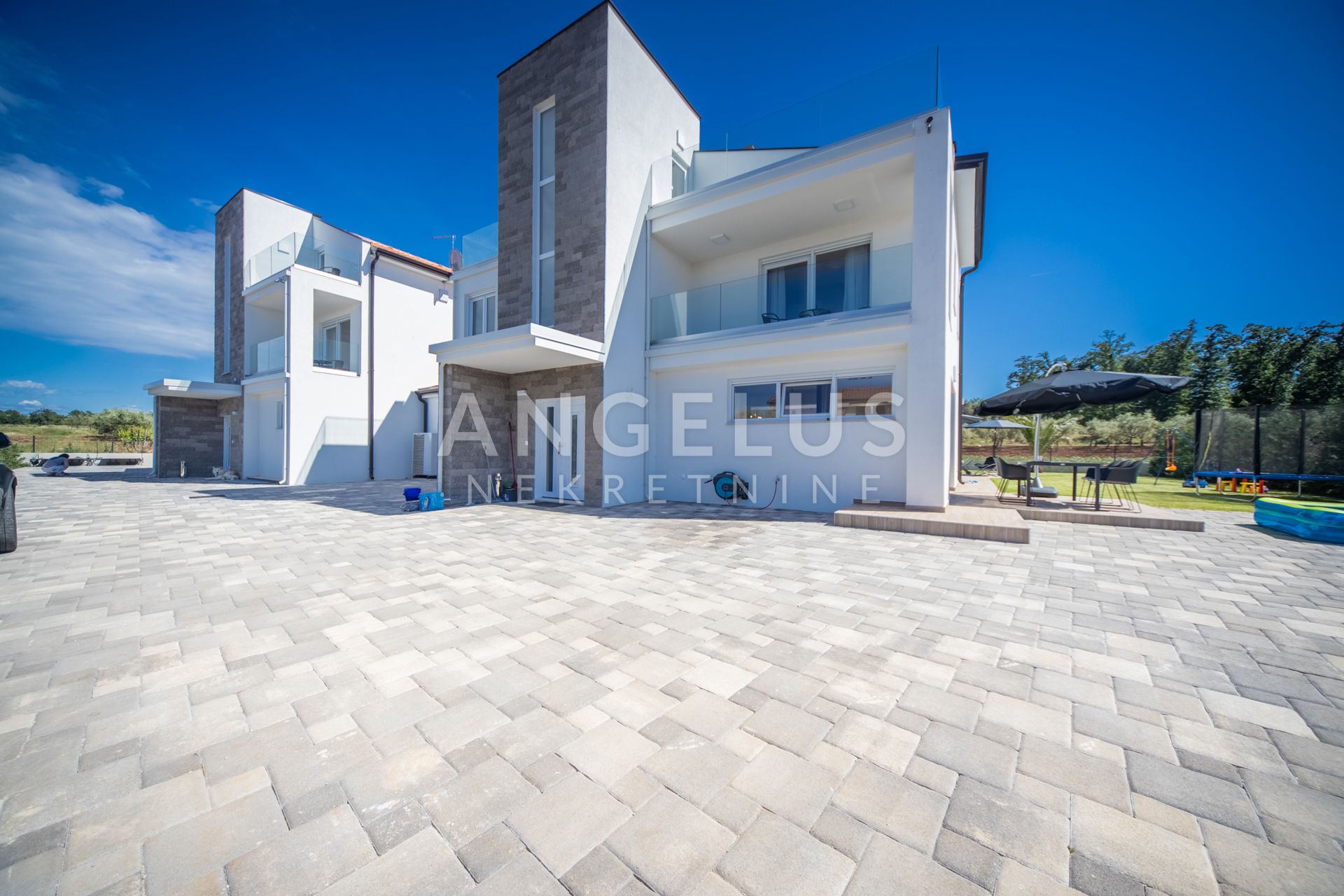Casa In vendita -  Mihatovići