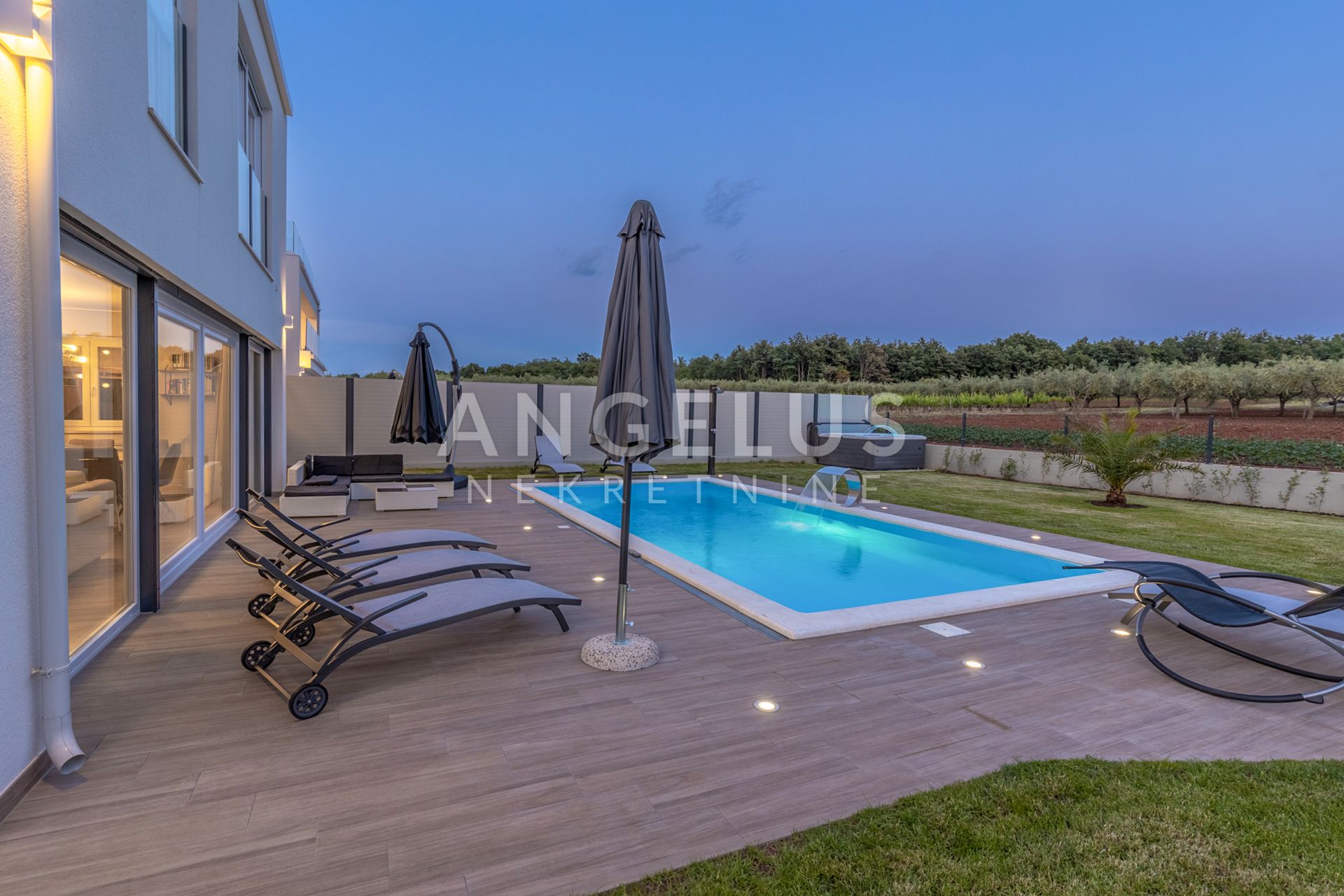 Casa In vendita -  Mihatovići