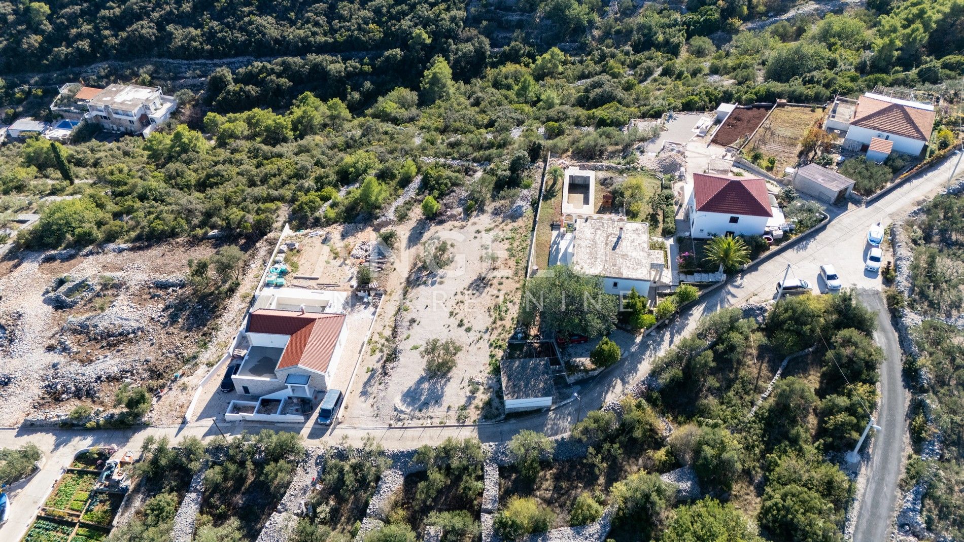 Zemljište Na prodaju -  Rogač