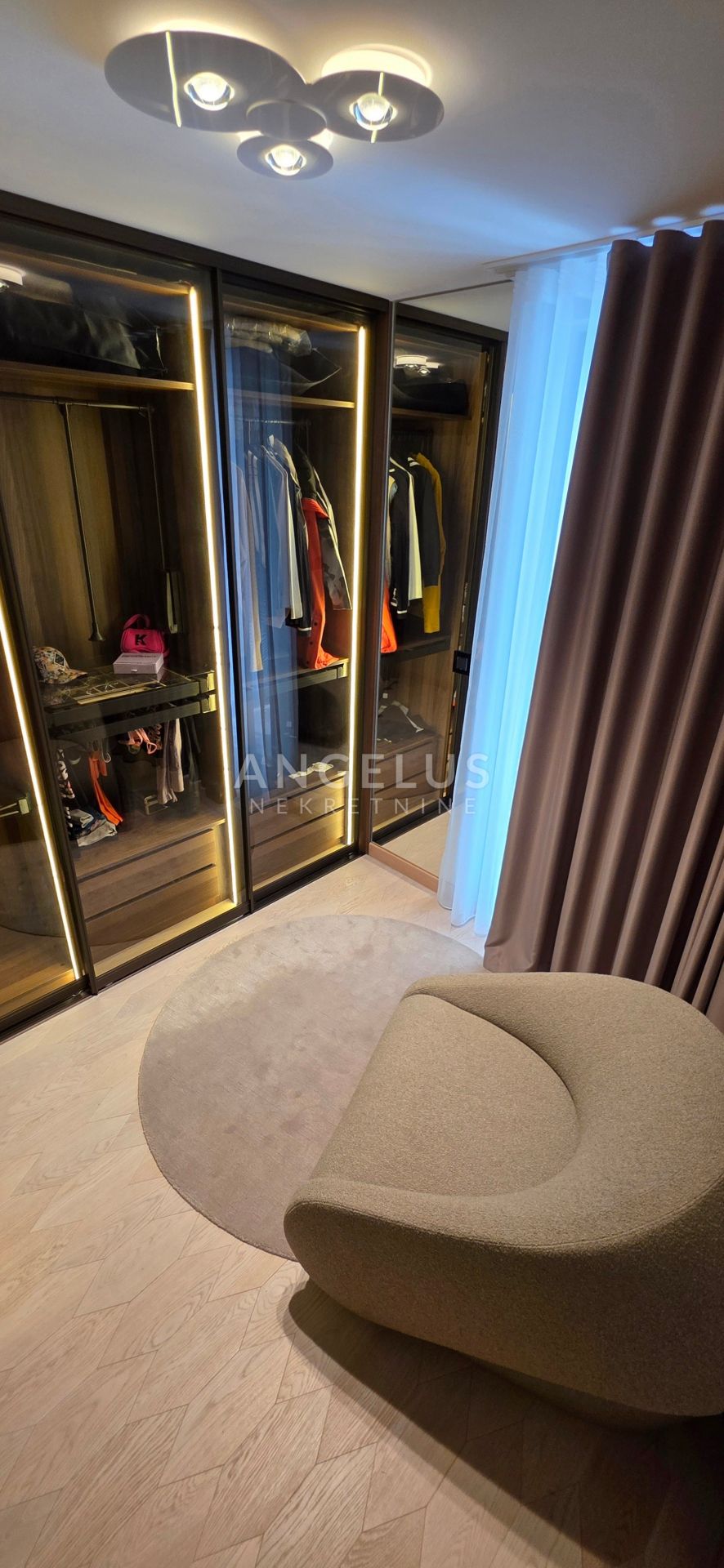 Apartmán Na prodej -  Podstrana