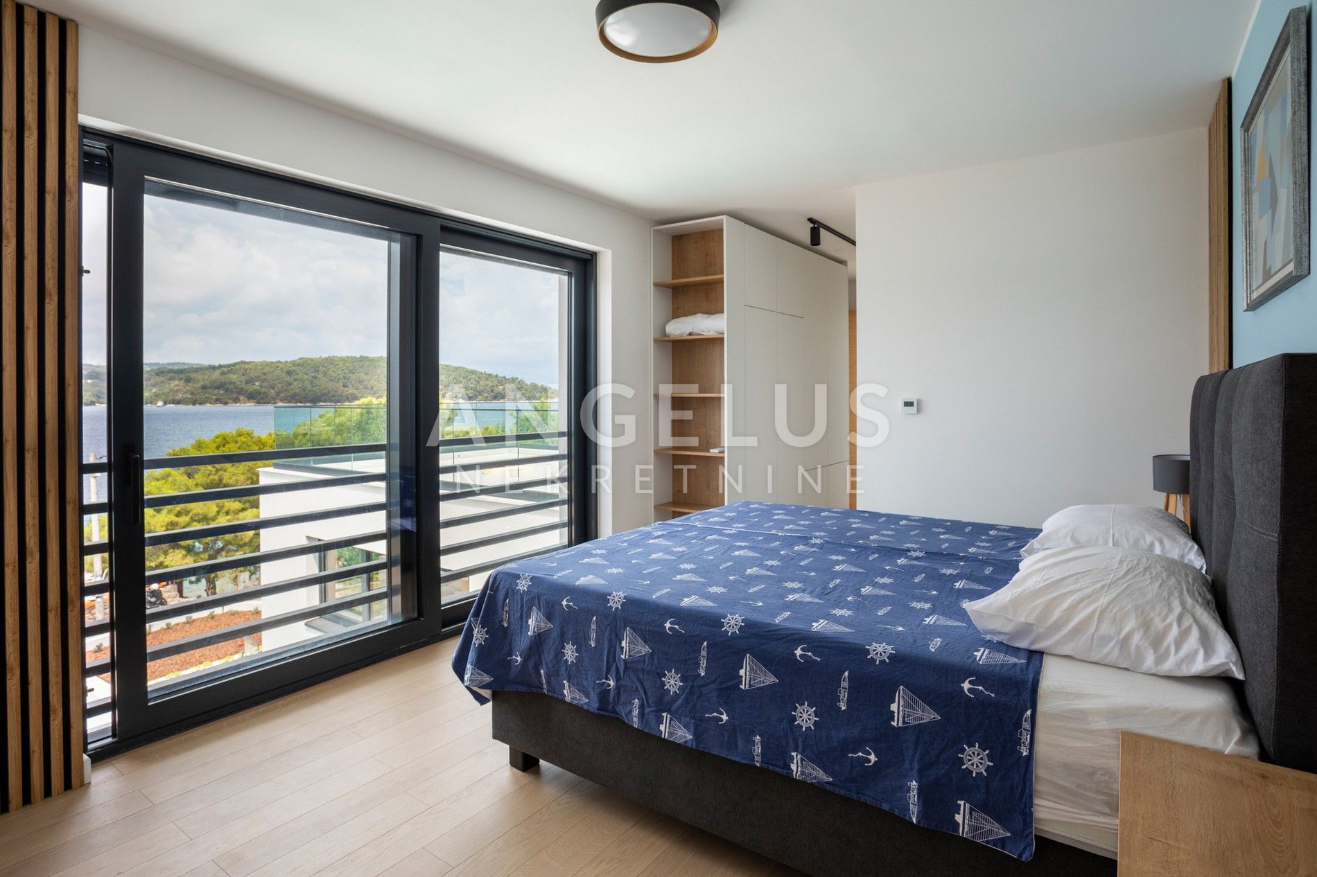 Casa In vendita -  Nečujam