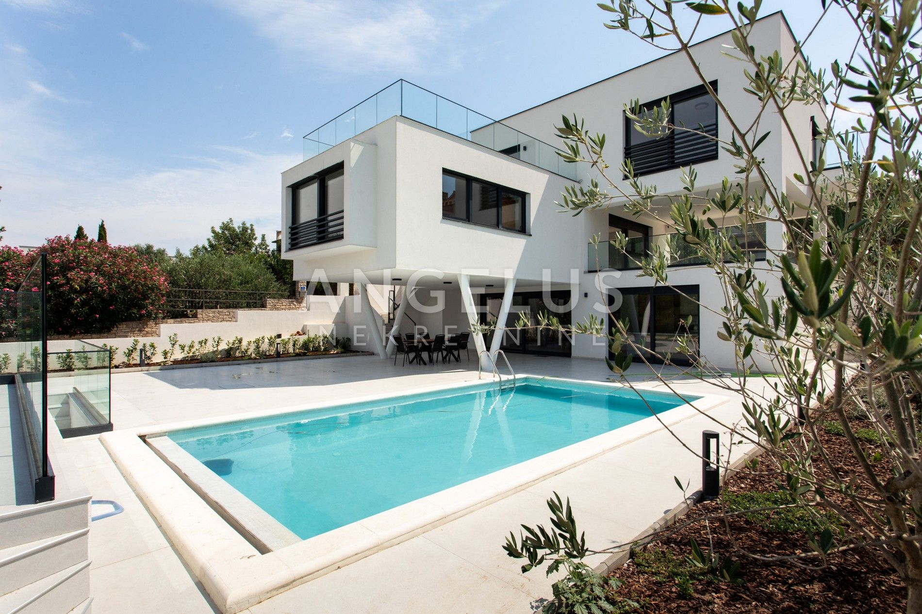 Casa In vendita -  Nečujam