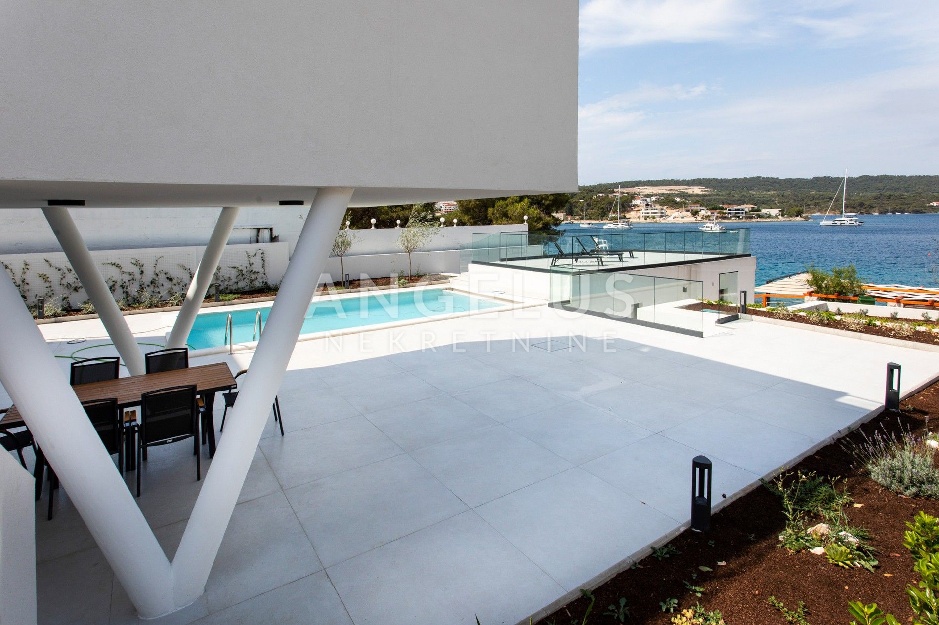 Casa In vendita -  Nečujam