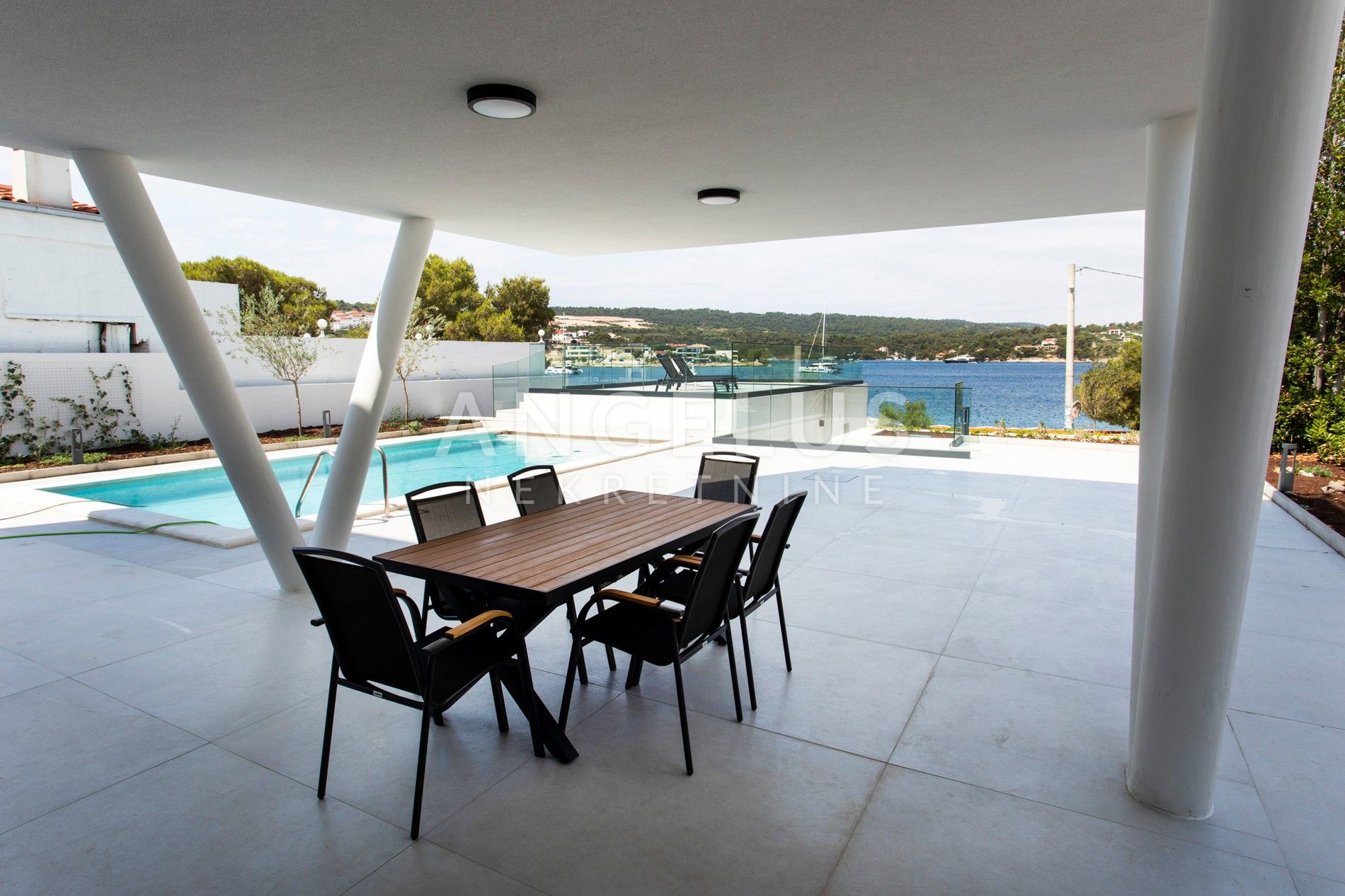 Casa In vendita -  Nečujam