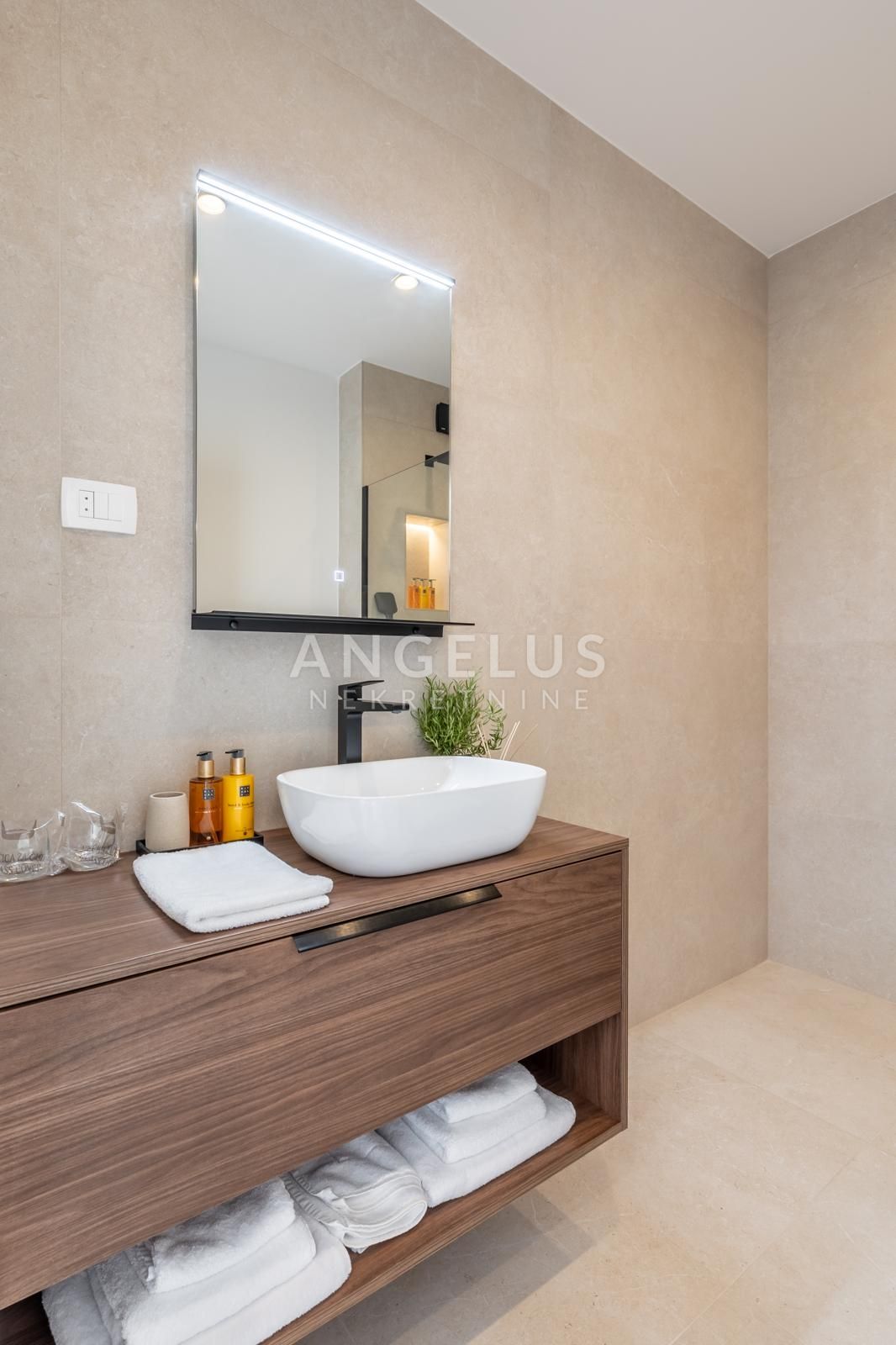 House For sale - Splitsko-dalmatinska Kaštel Stari