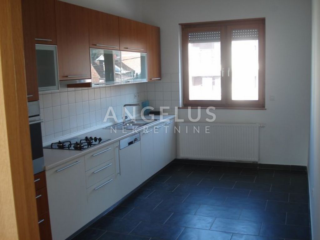 Appartement À vendre -  Požarinje