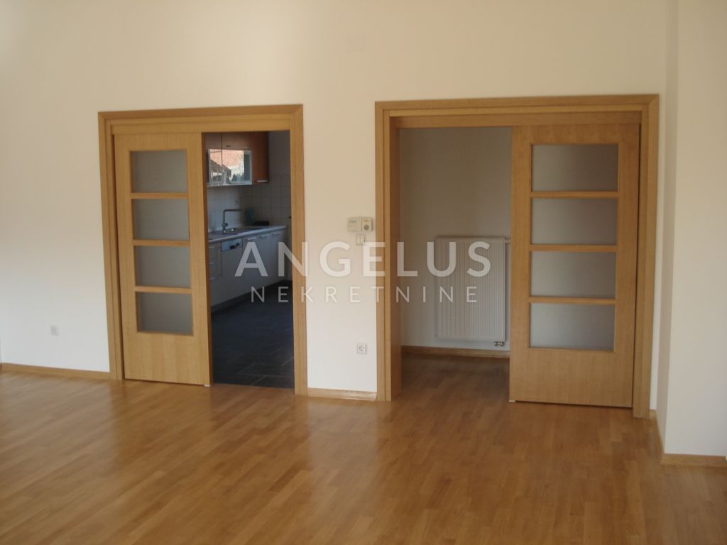 Appartement À vendre -  Požarinje