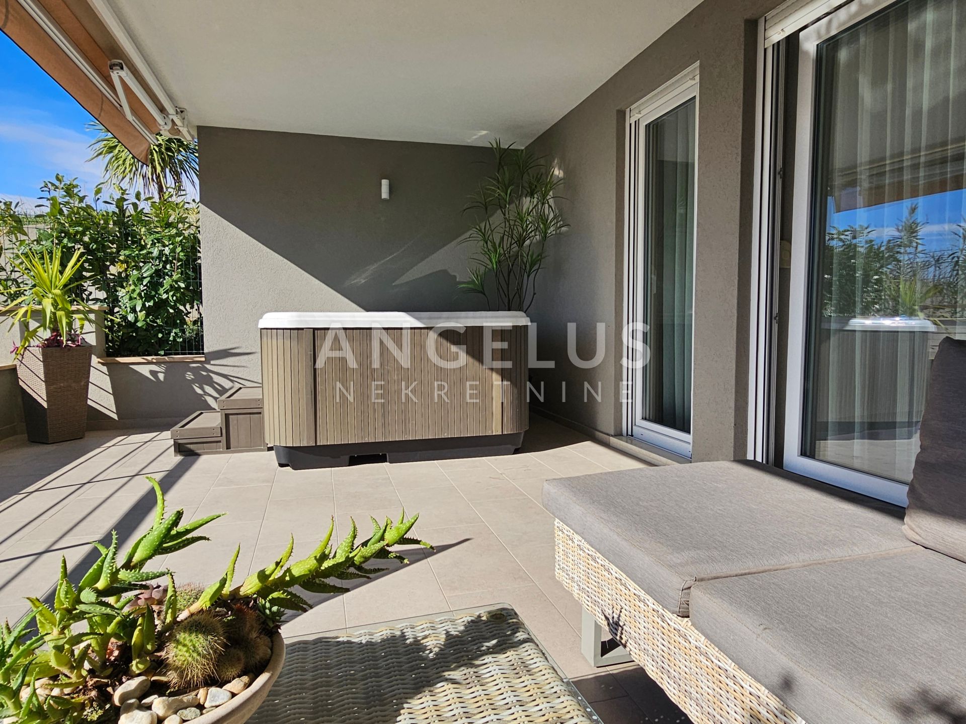 Flat For sale -  Žnjan