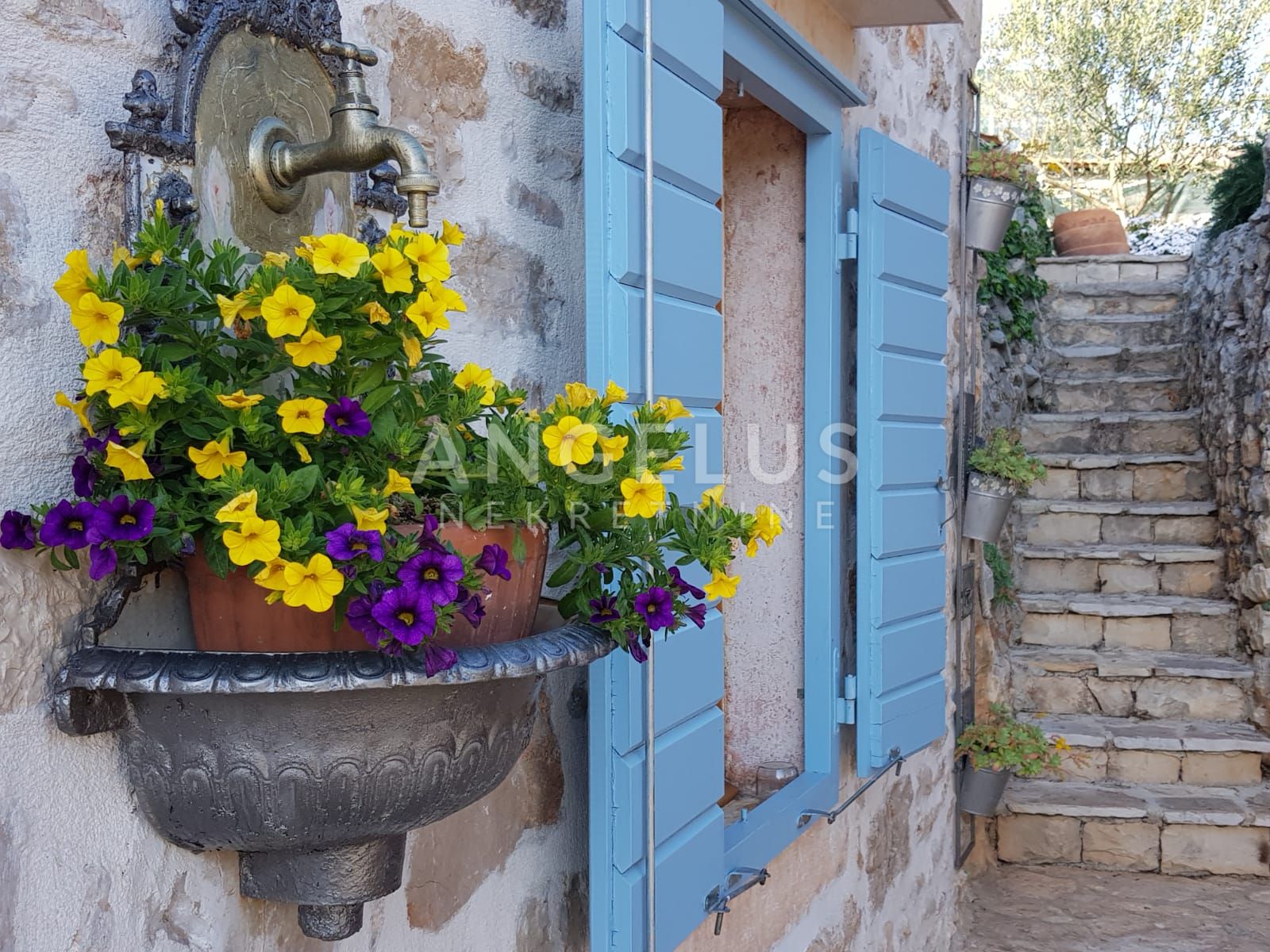 Casa In vendita Milna