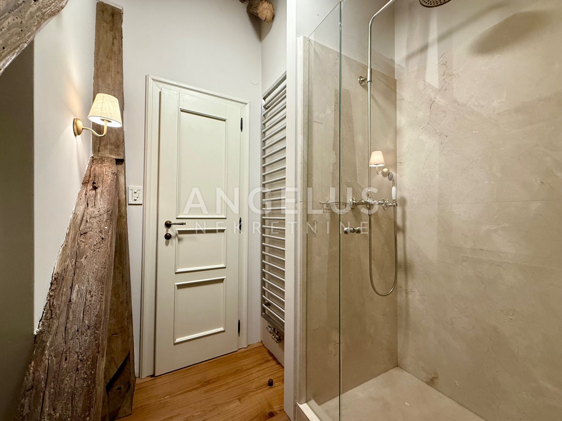 Apartma Na predaj -  Gornji grad