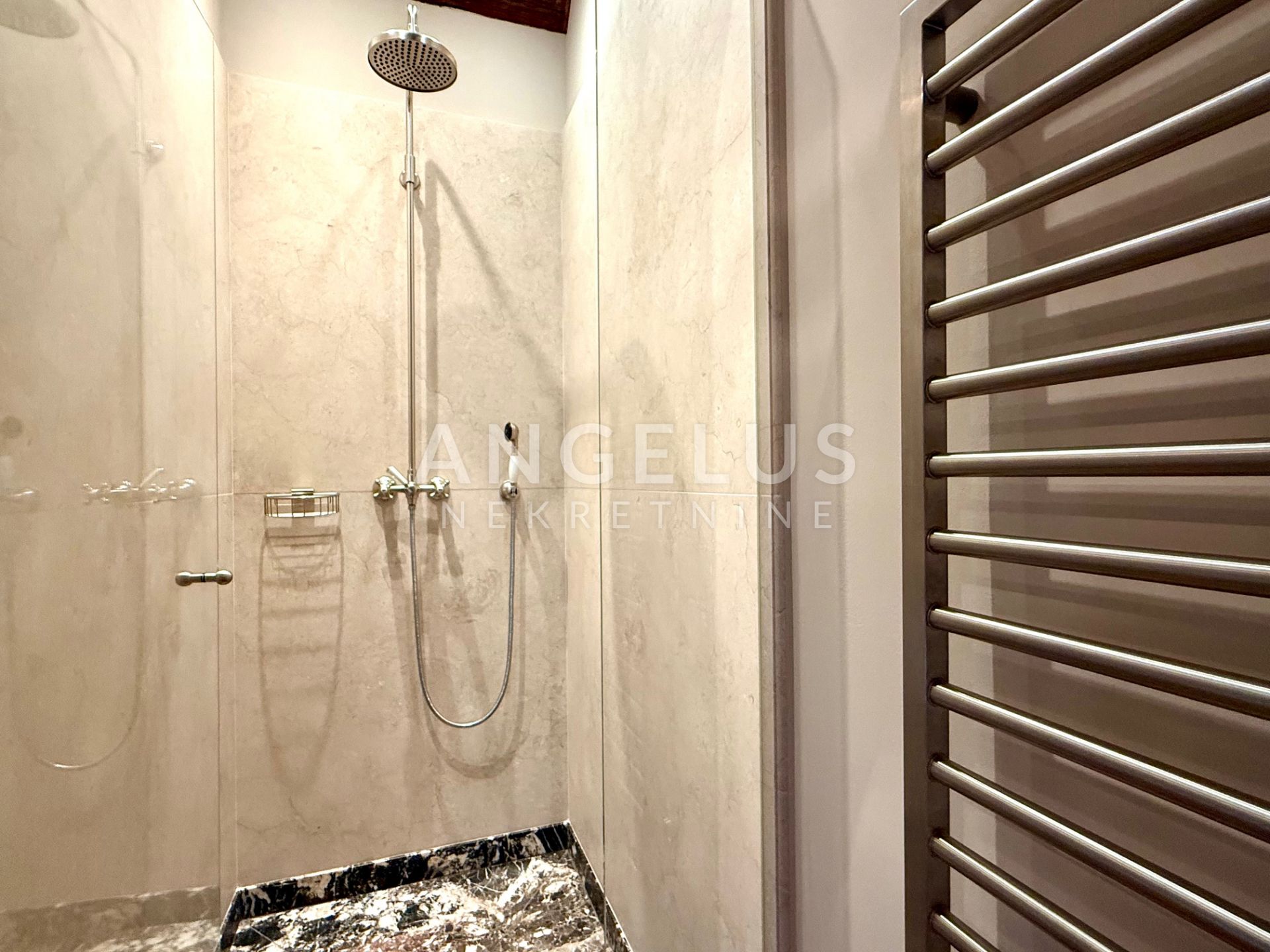 Apartma Na predaj -  Gornji grad