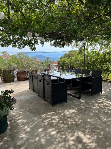 Kuća na prodaju 218 m² – Trogir