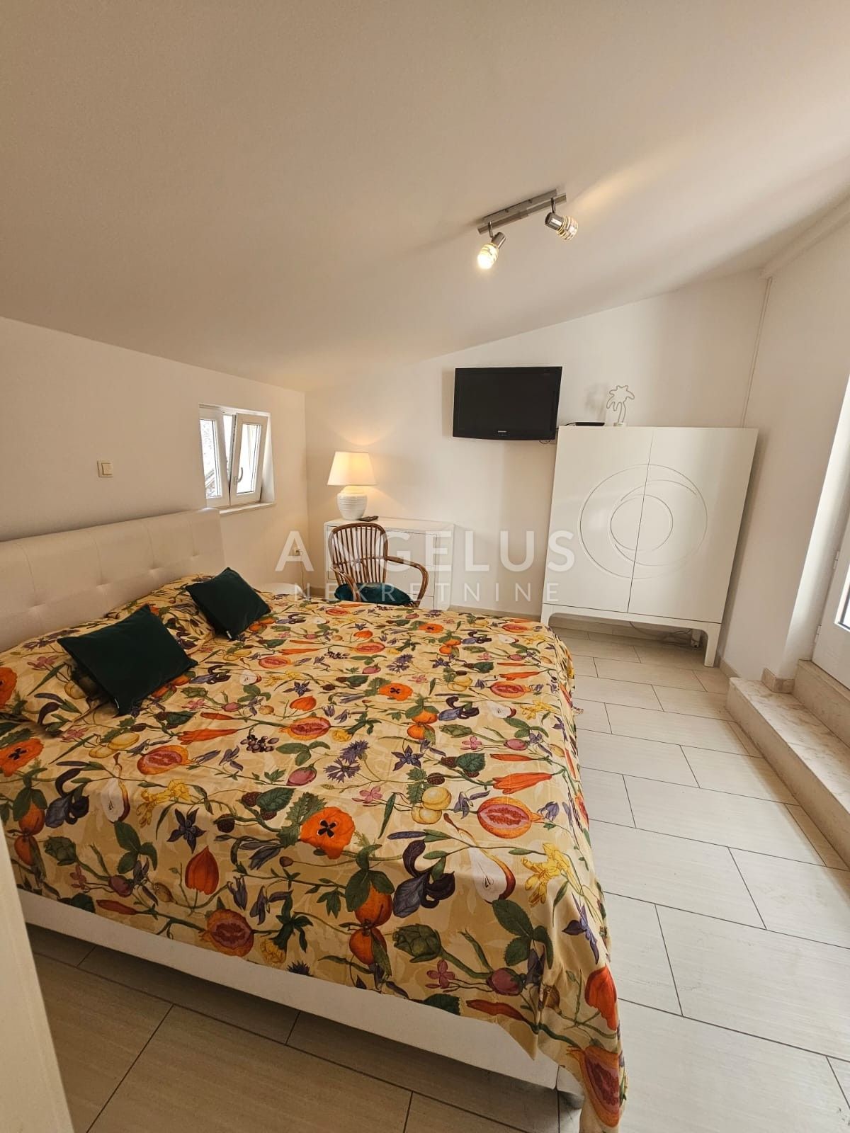 Casa In vendita - Splitsko-dalmatinska Kaštel Lukšić