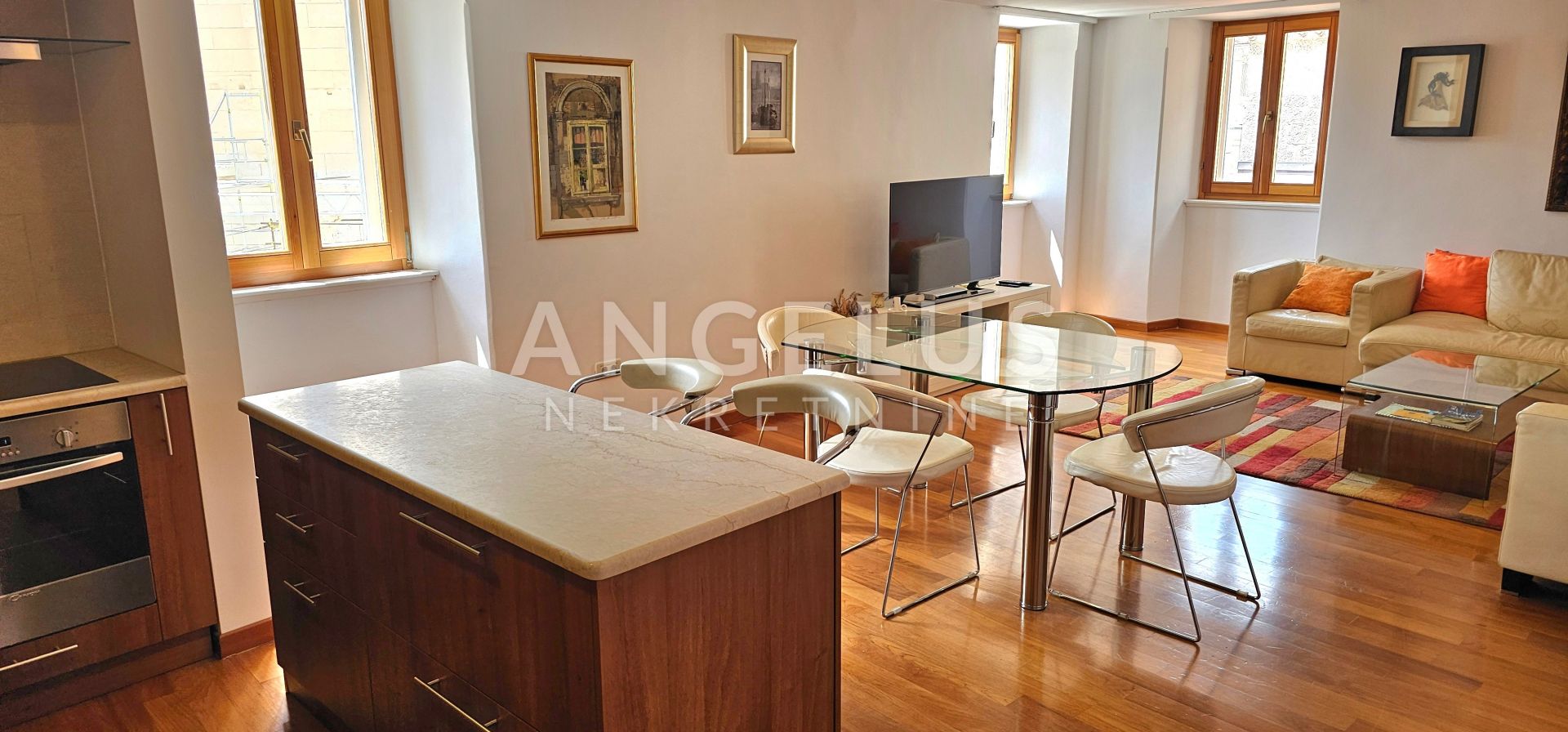 Flat For sale -  Grad