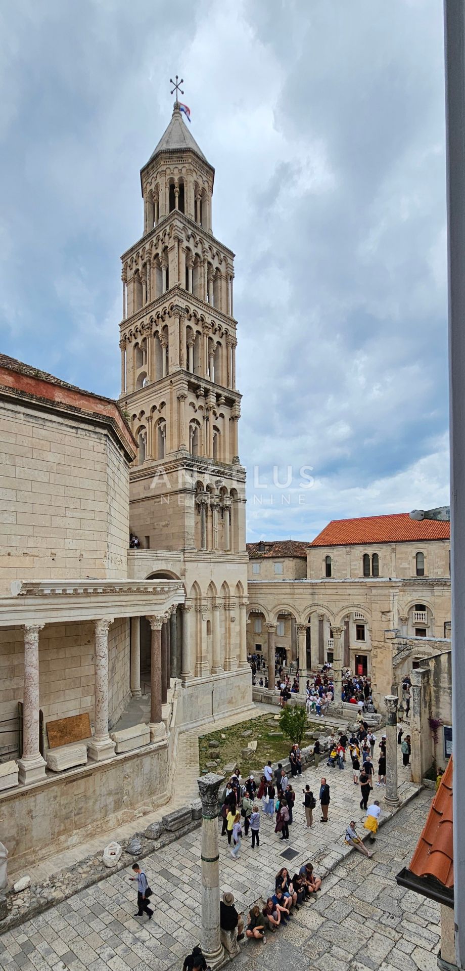 Flat For sale -  Grad