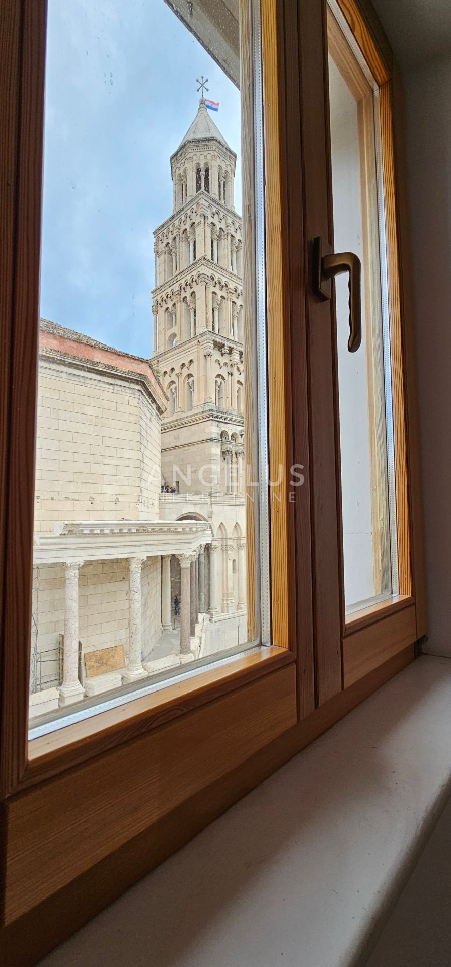 Flat For sale -  Grad