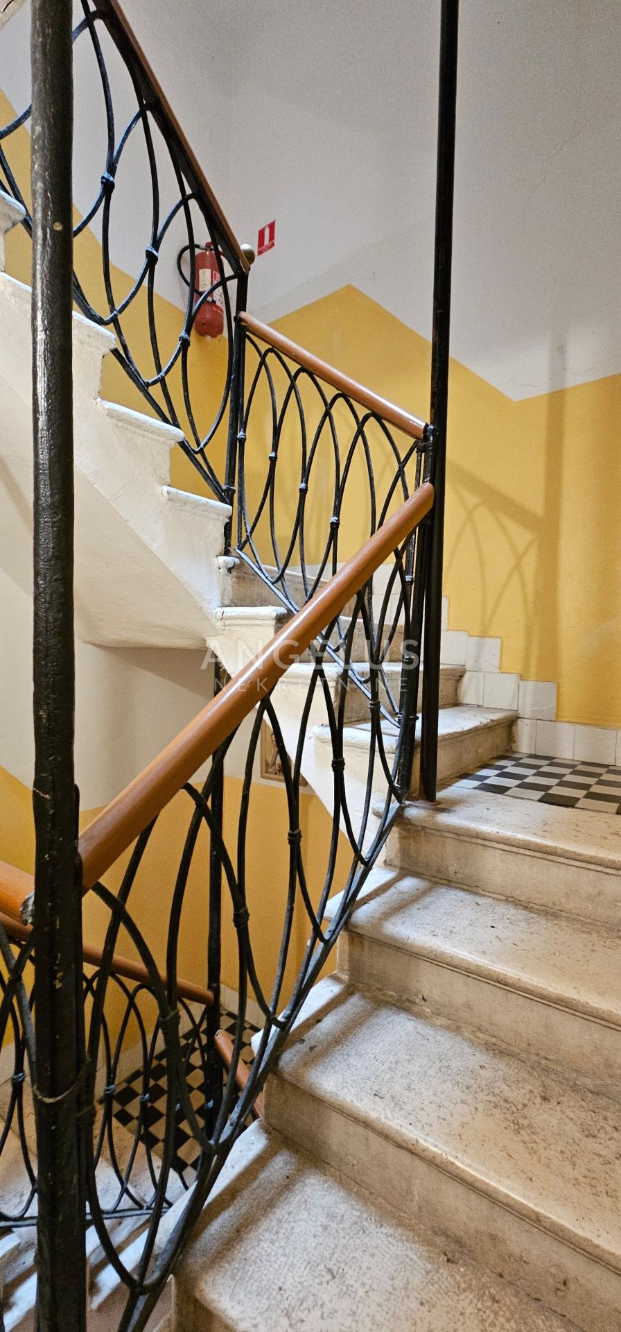 Flat For sale -  Grad