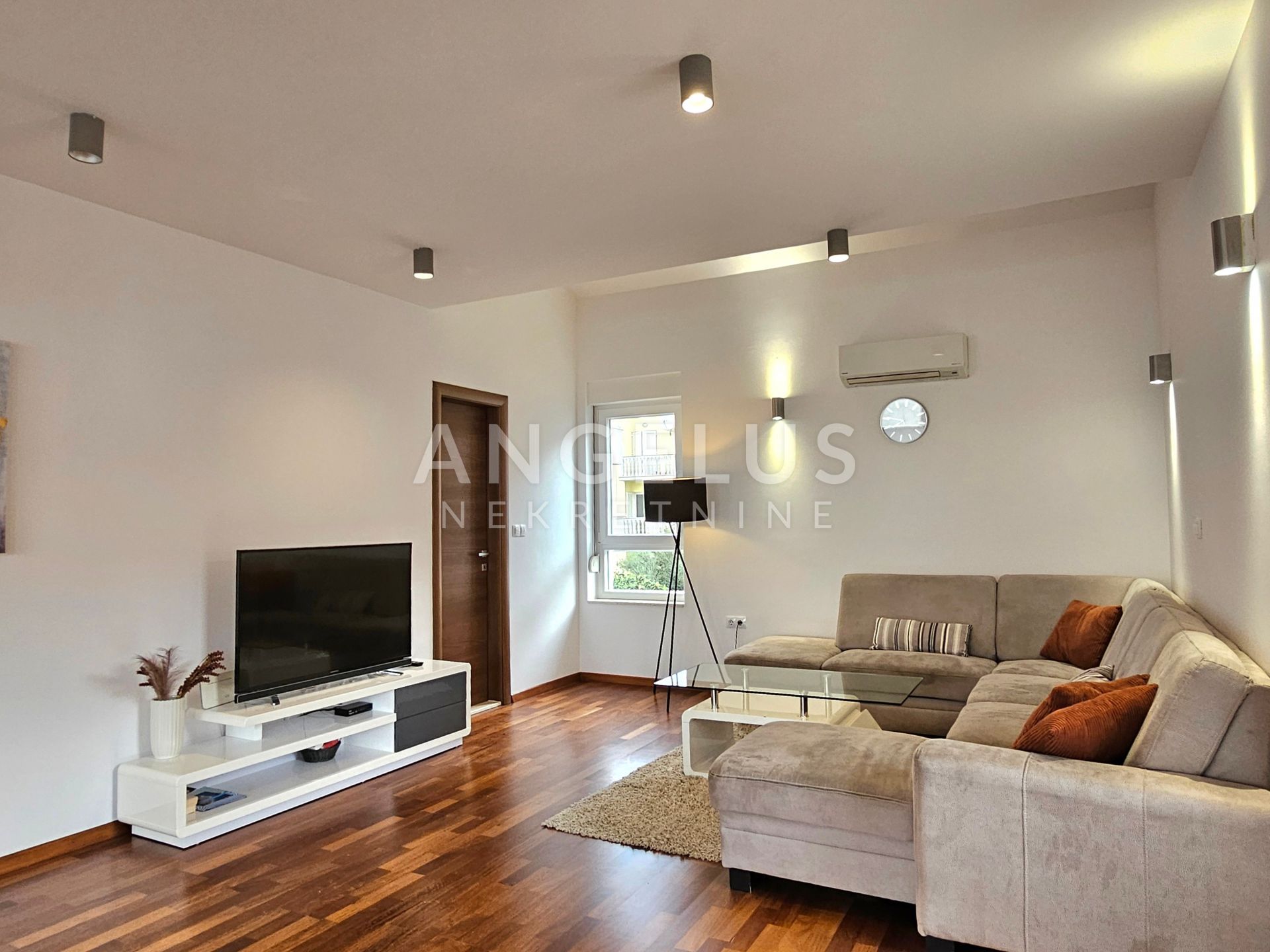Flat For sale -  Podstrana