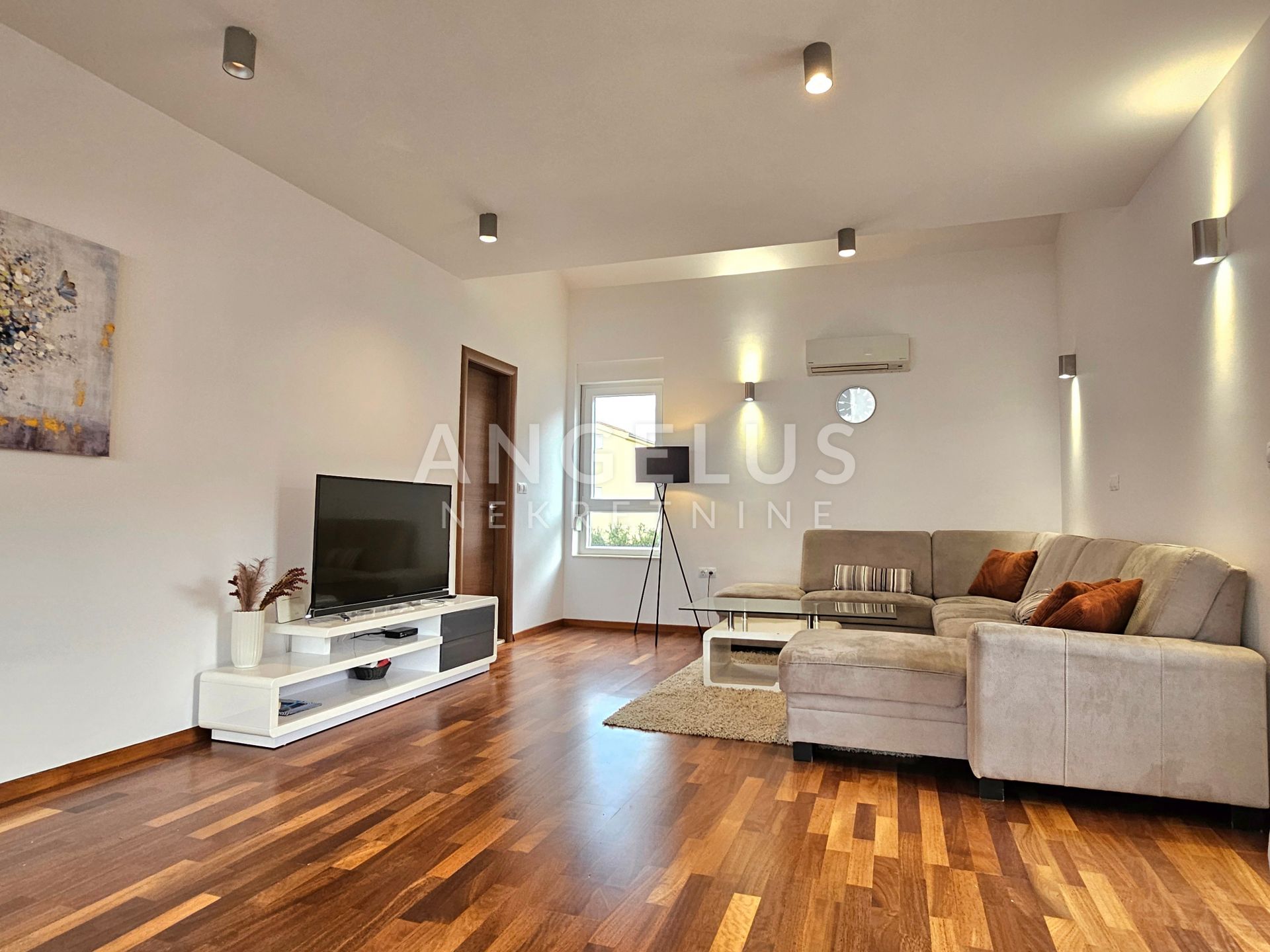 Flat For sale -  Podstrana
