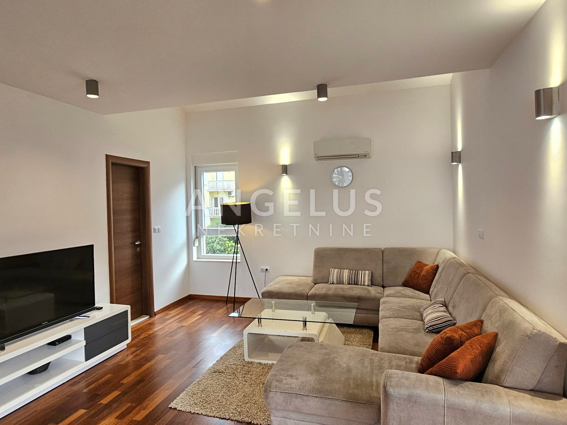 Flat For sale -  Podstrana