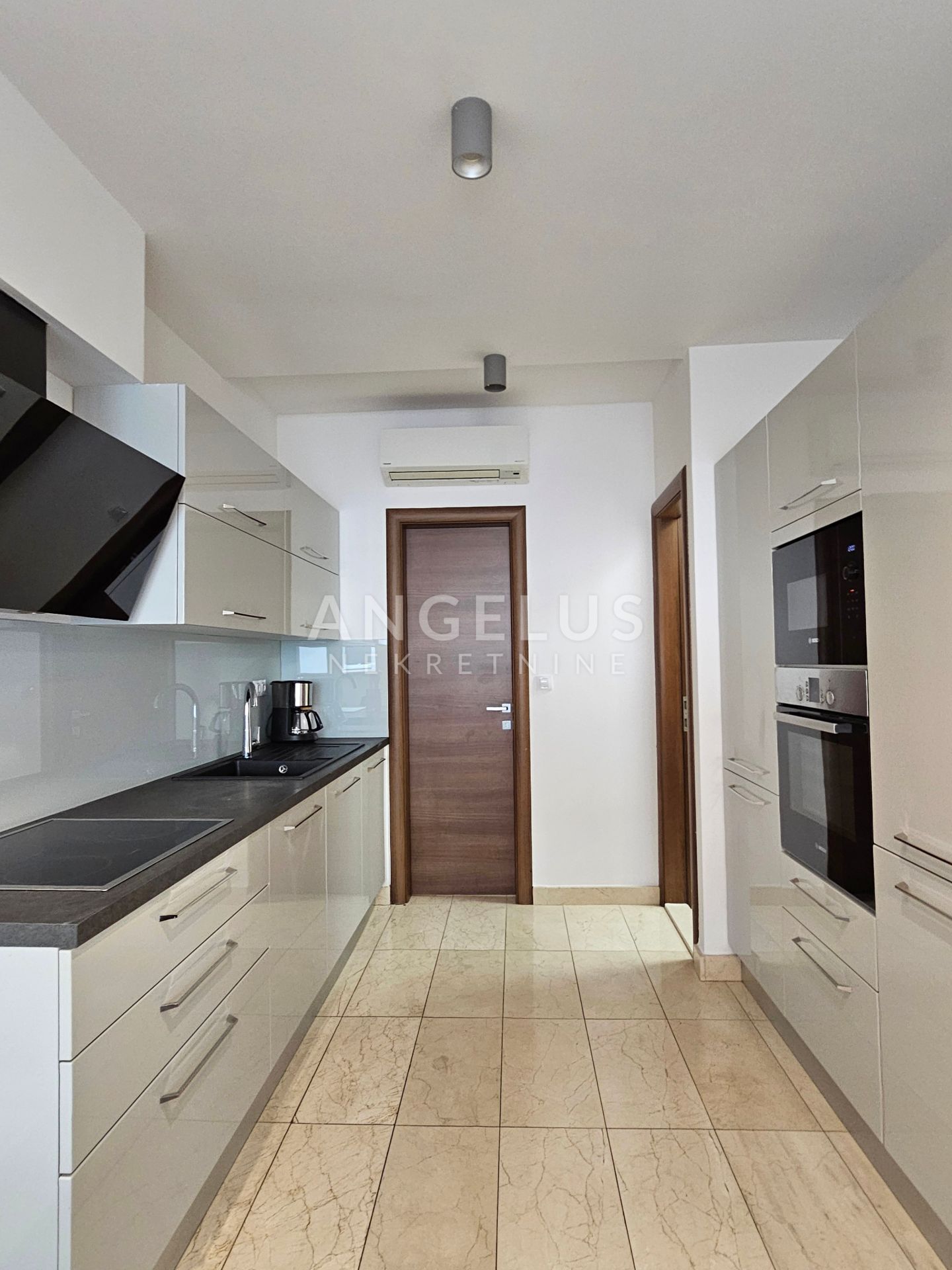 Flat For sale -  Podstrana