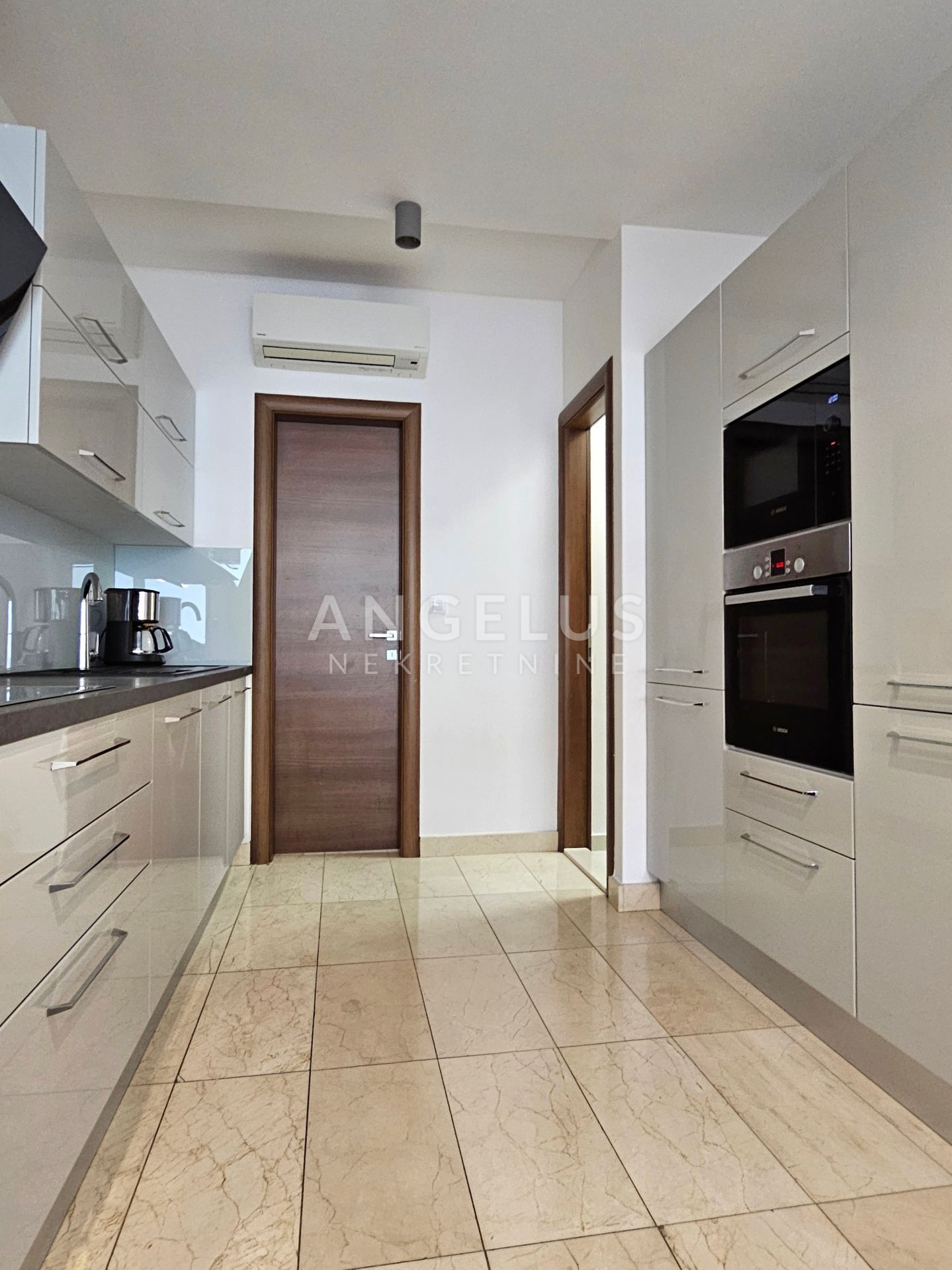 Flat For sale -  Podstrana