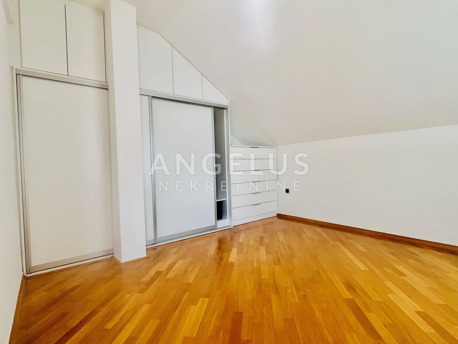 Apartmán Na predaj - Grad Zagreb Šalata