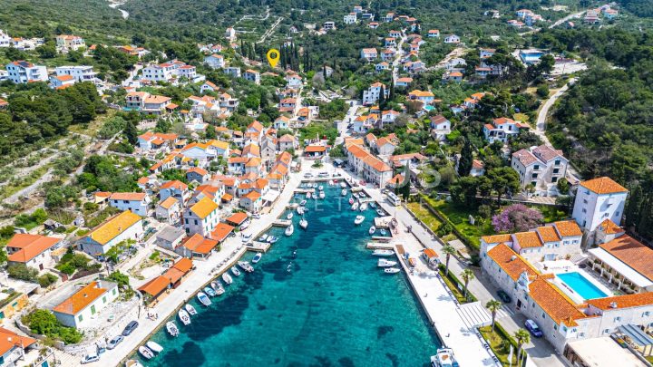 Pozemek na prodej 1312 m² – Šolta