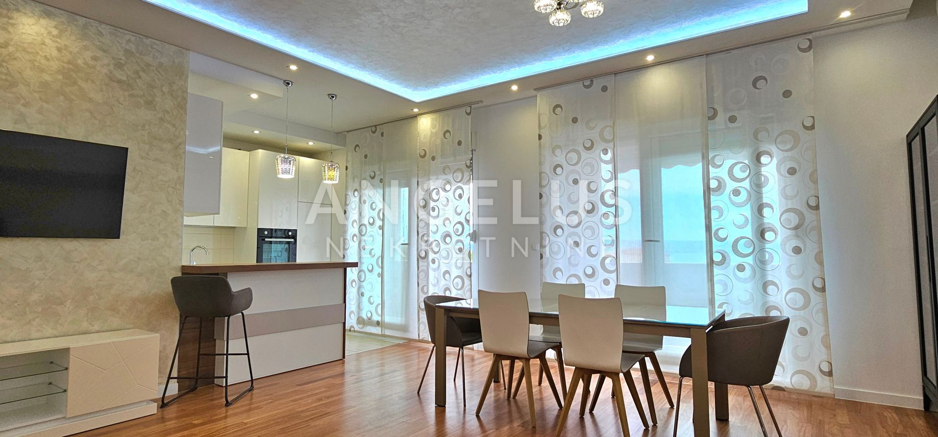 Flat For sale Split