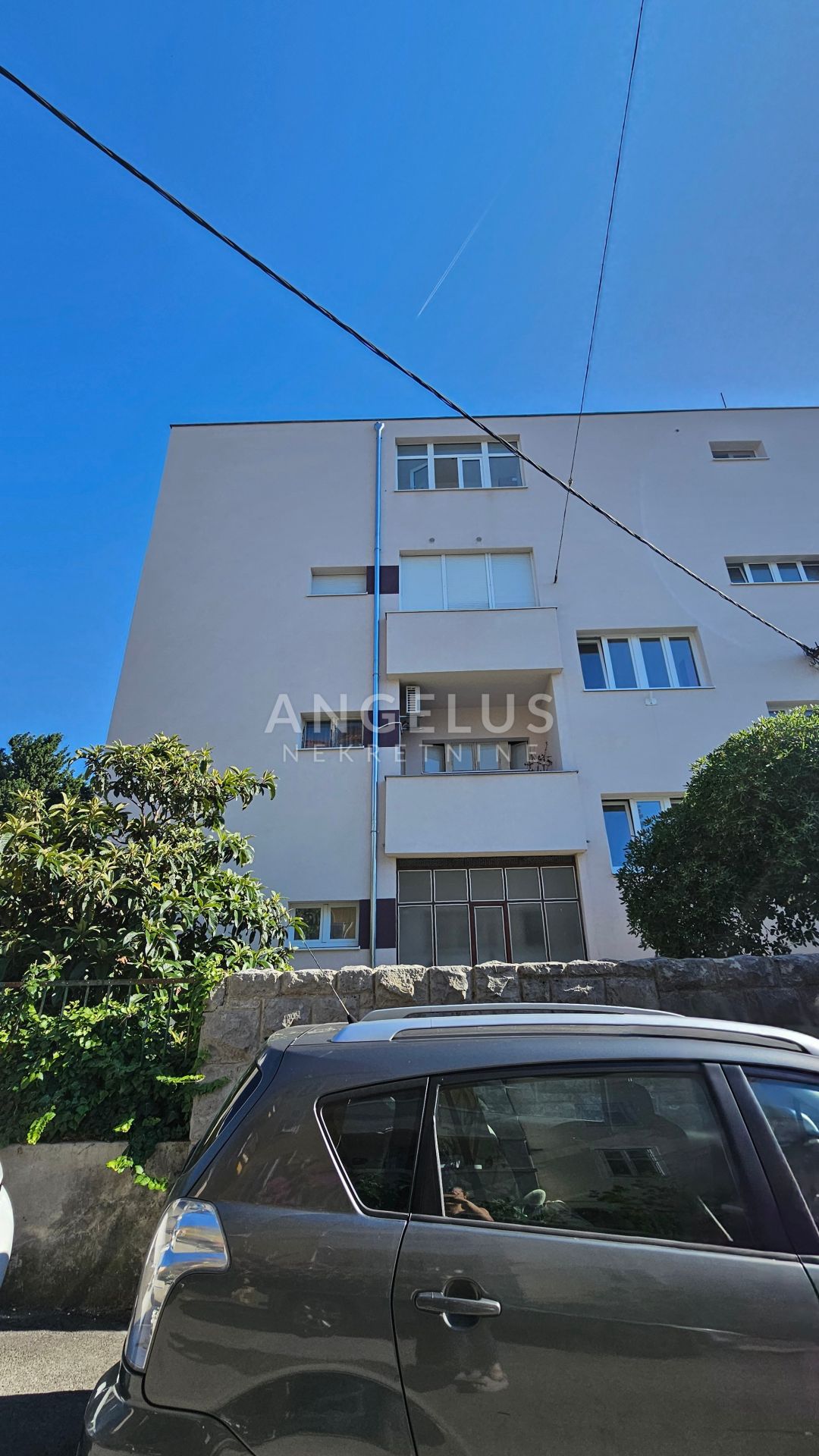 Stan Na prodaju -  Manuš