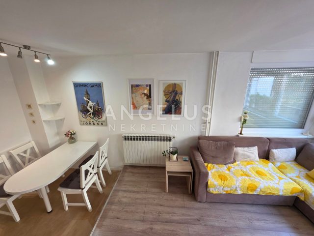 Flat For sale — Split