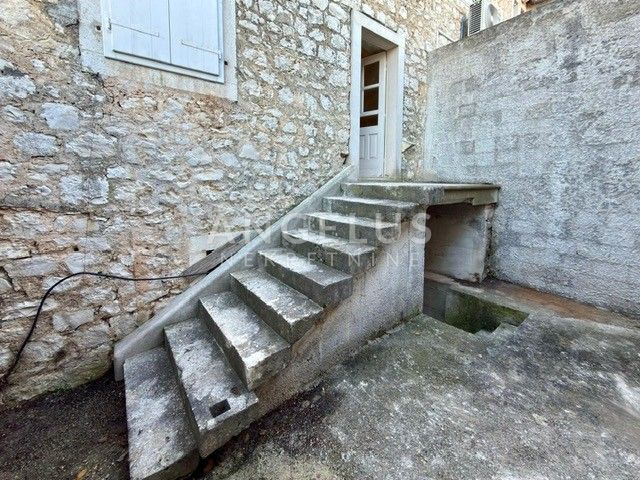 Casa In vendita - Splitsko-dalmatinska Nerežišća