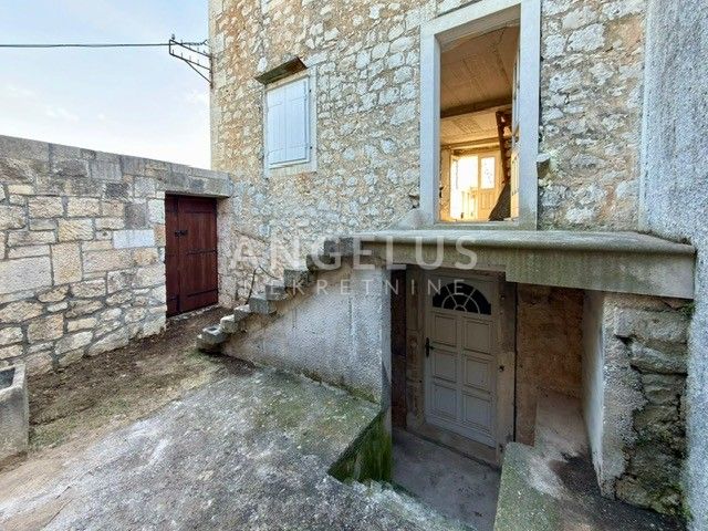 Casa In vendita - Splitsko-dalmatinska Nerežišća