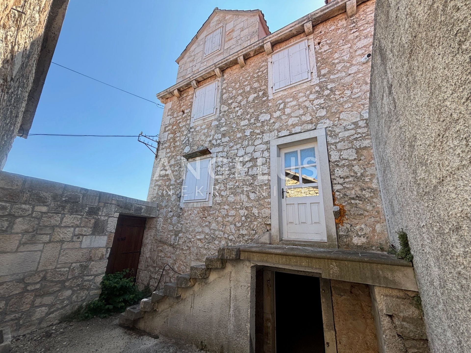 Casa In vendita - Splitsko-dalmatinska Nerežišća
