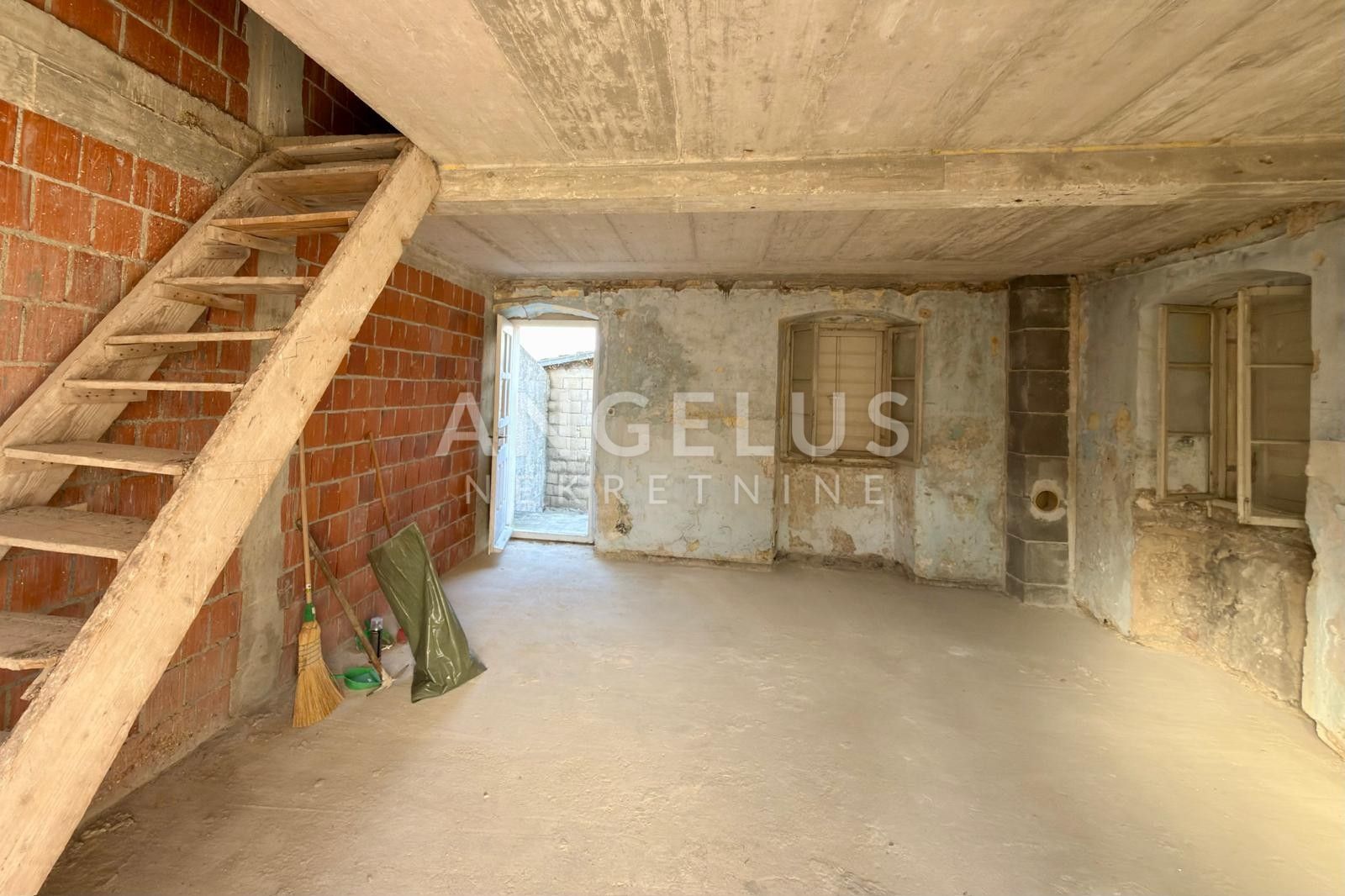 Casa In vendita - Splitsko-dalmatinska Nerežišća