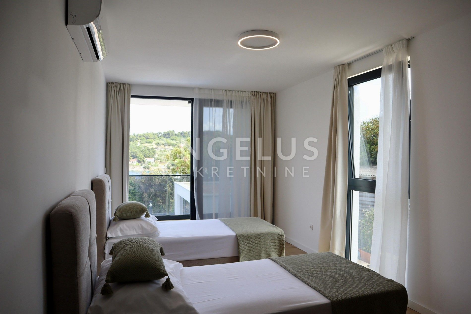 Casa In vendita - Splitsko-dalmatinska Rogač