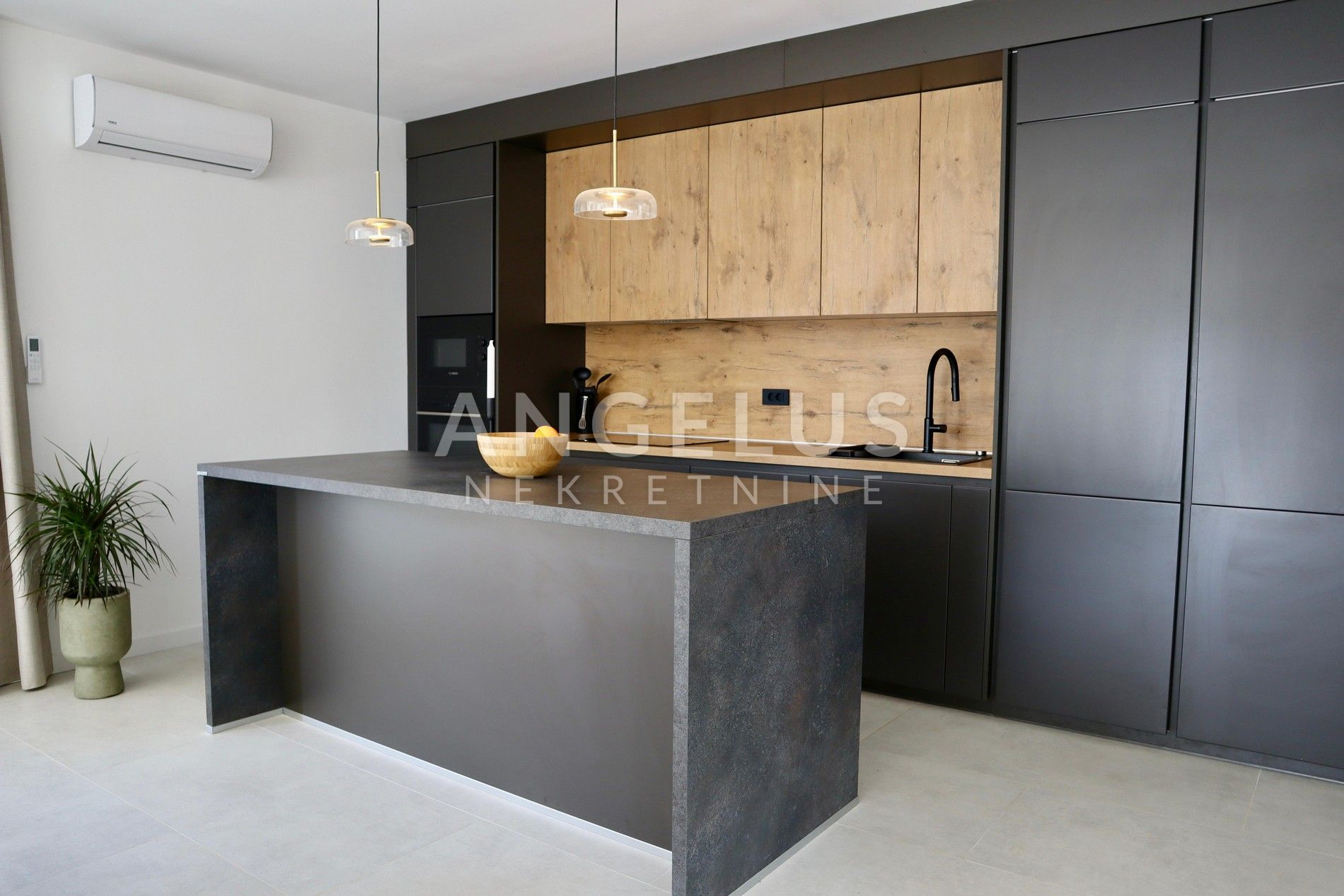 Casa In vendita - Splitsko-dalmatinska Rogač