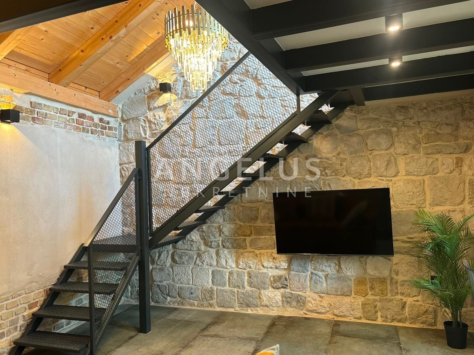 House For sale - Splitsko-dalmatinska Kaštel Stari