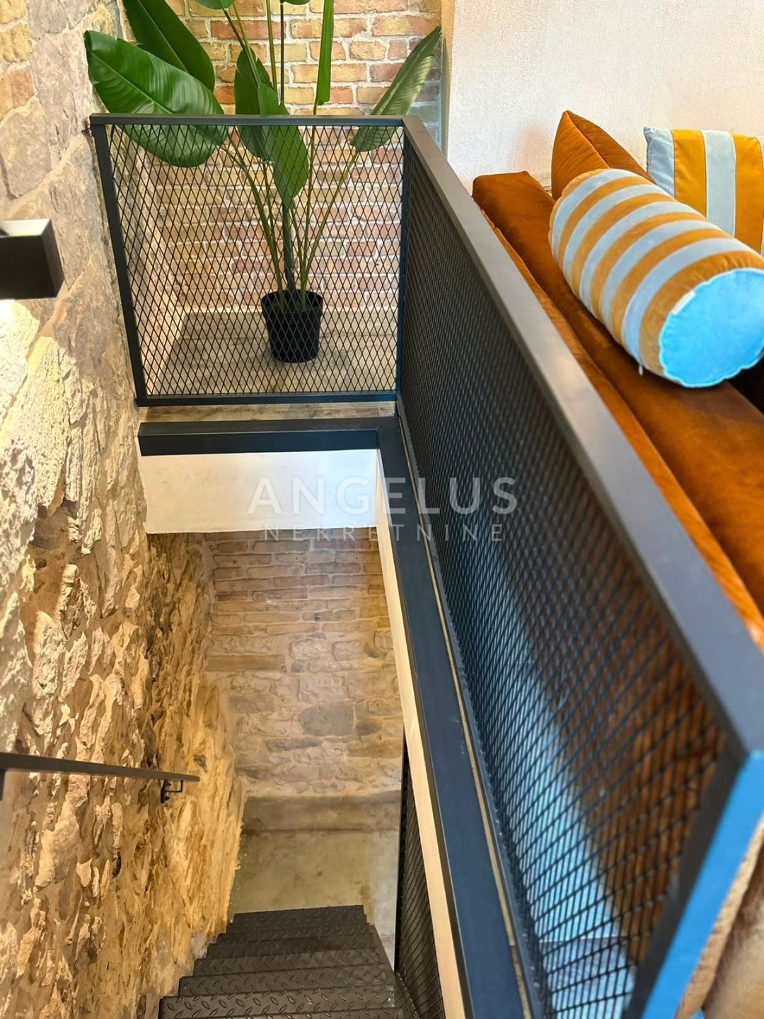 House For sale - Splitsko-dalmatinska Kaštel Stari