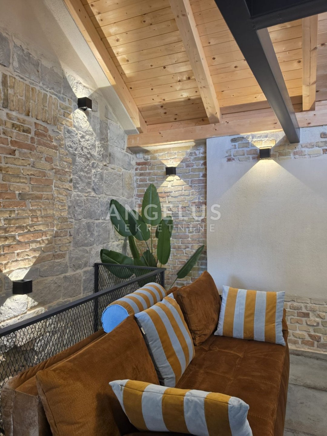 House For sale - Splitsko-dalmatinska Kaštel Stari