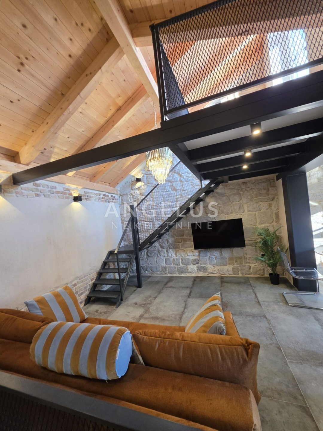 House For sale - Splitsko-dalmatinska Kaštel Stari