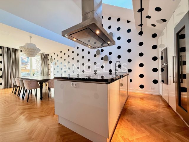 Apartment zu verkaufen 250 m² – Donji Grad