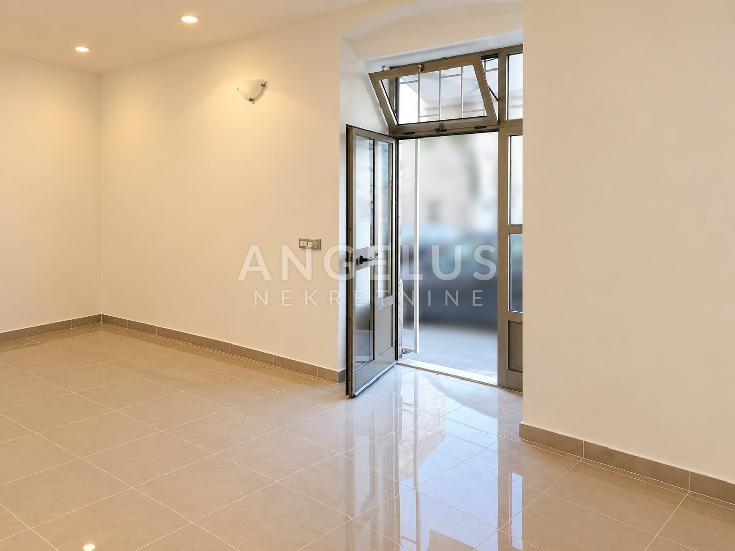Business premises For rent - Istarska Centar