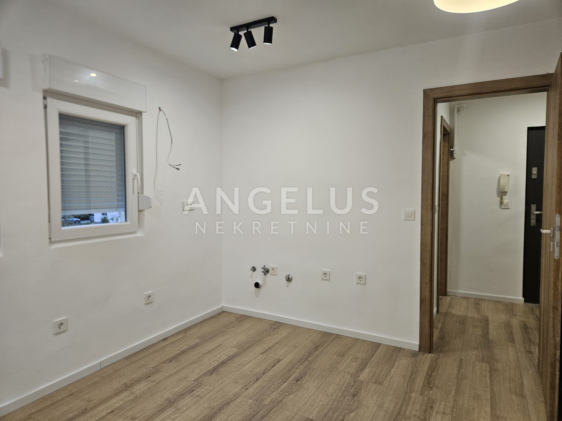 Apartma Naprodaj - Grad Zagreb Savica