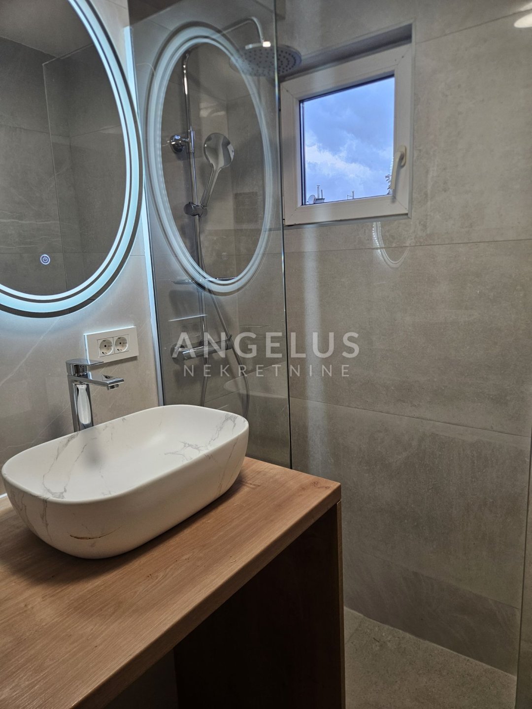 Apartma Naprodaj - Grad Zagreb Savica